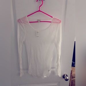 Gap long sleeve scoop neck tee NWT